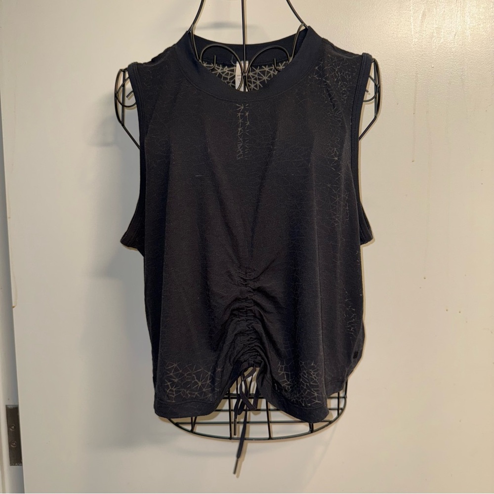 Lululemon Black Cropped Muscle Tee